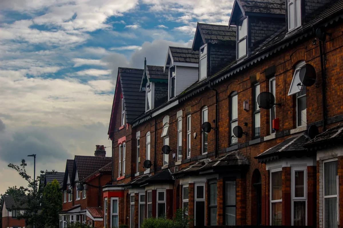 Can You Replace a Fuse Box Without Rewiring the House? explained for Dorset property owners