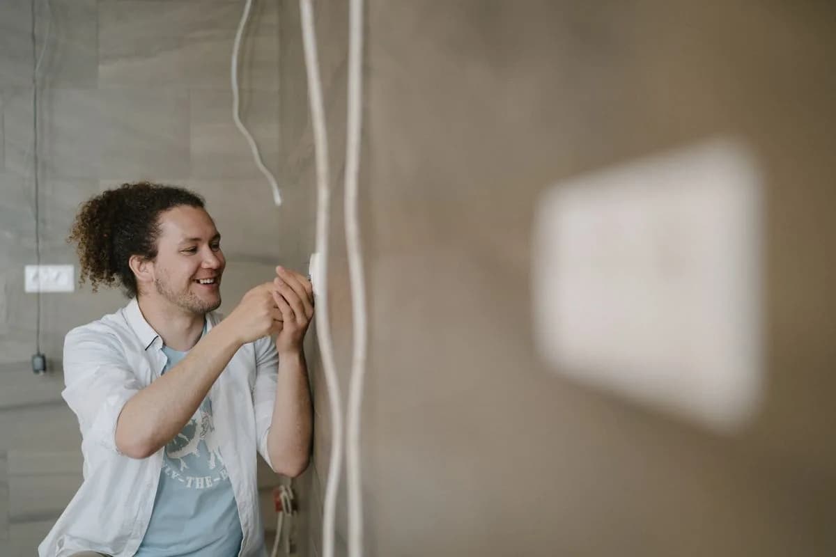 Does an Older Fuse Box Need Replacing? explained for Dorset property owners